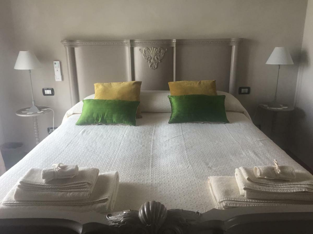 I Grappoli Divini Bed & Breakfast Viarigi Exterior photo
